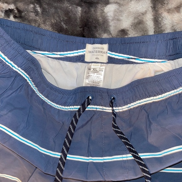 Quiksilver Waterman Men’s 18 inch Overboard Volley short size XL. Dark Denim - Picture 3 of 5